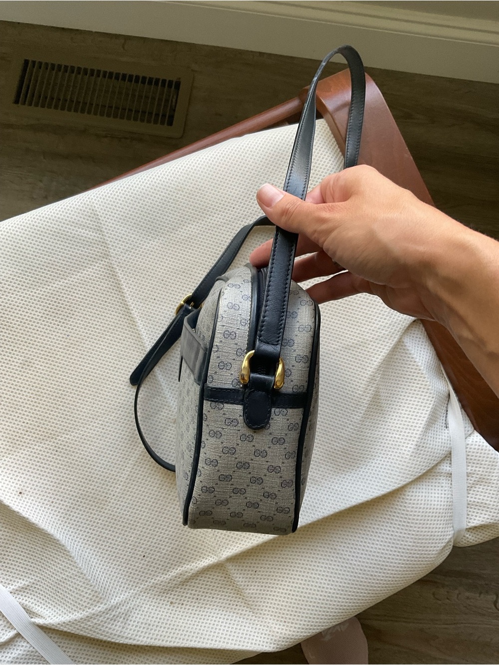 Gucci Bag - Picture 8 of 12